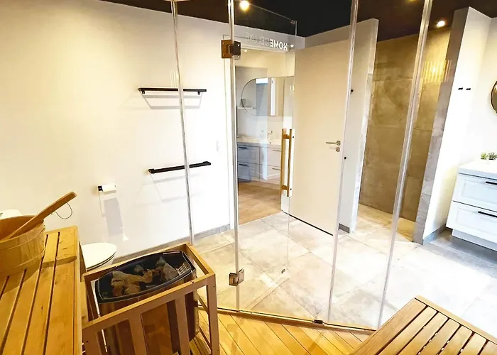 14 Person In Vaeggerlose-by Traum * Bøtø By